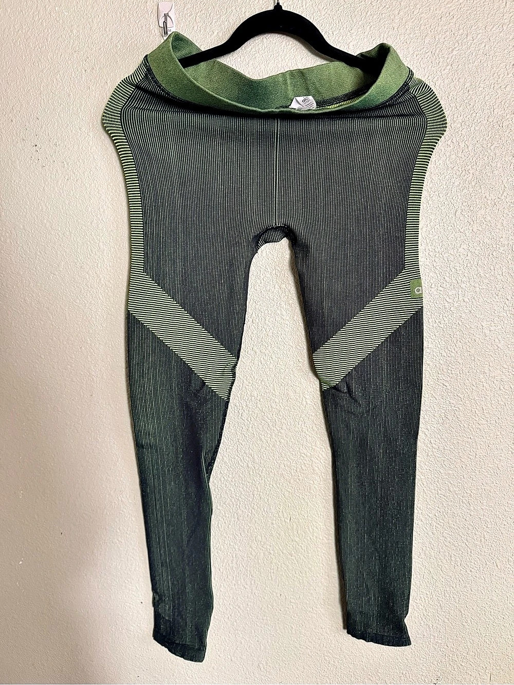 Alo Yoga High-Waist Moto Legging Green & Black Size Large
